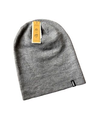 NWT Angela & William Epoch Gray Knit Beanie Hat
